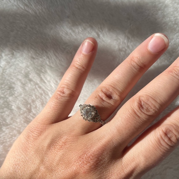 Engagement ring - replica - Picture 2 of 7